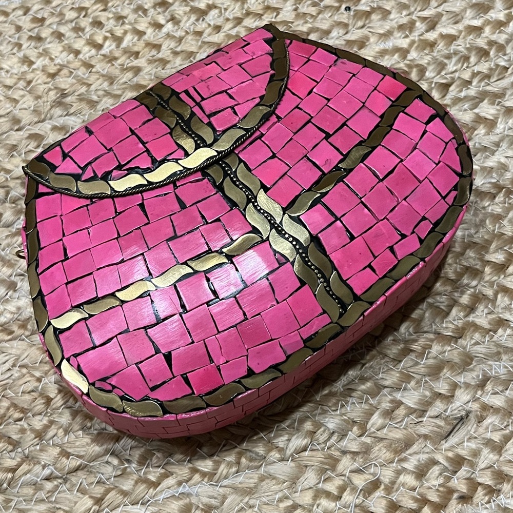 NWOT. RAMLA pink and gold bag.